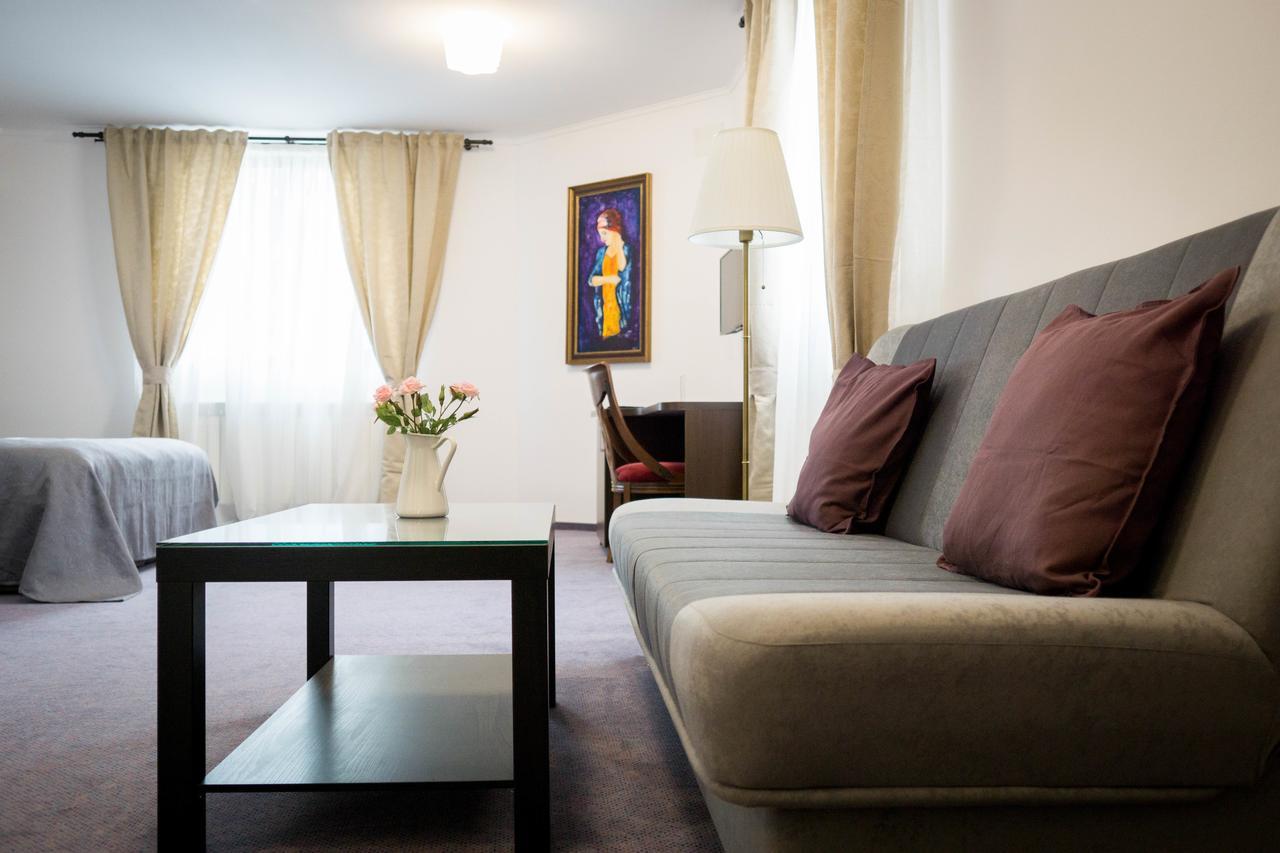 Nest Hotel Drobeta Turnu Severin Exterior photo
